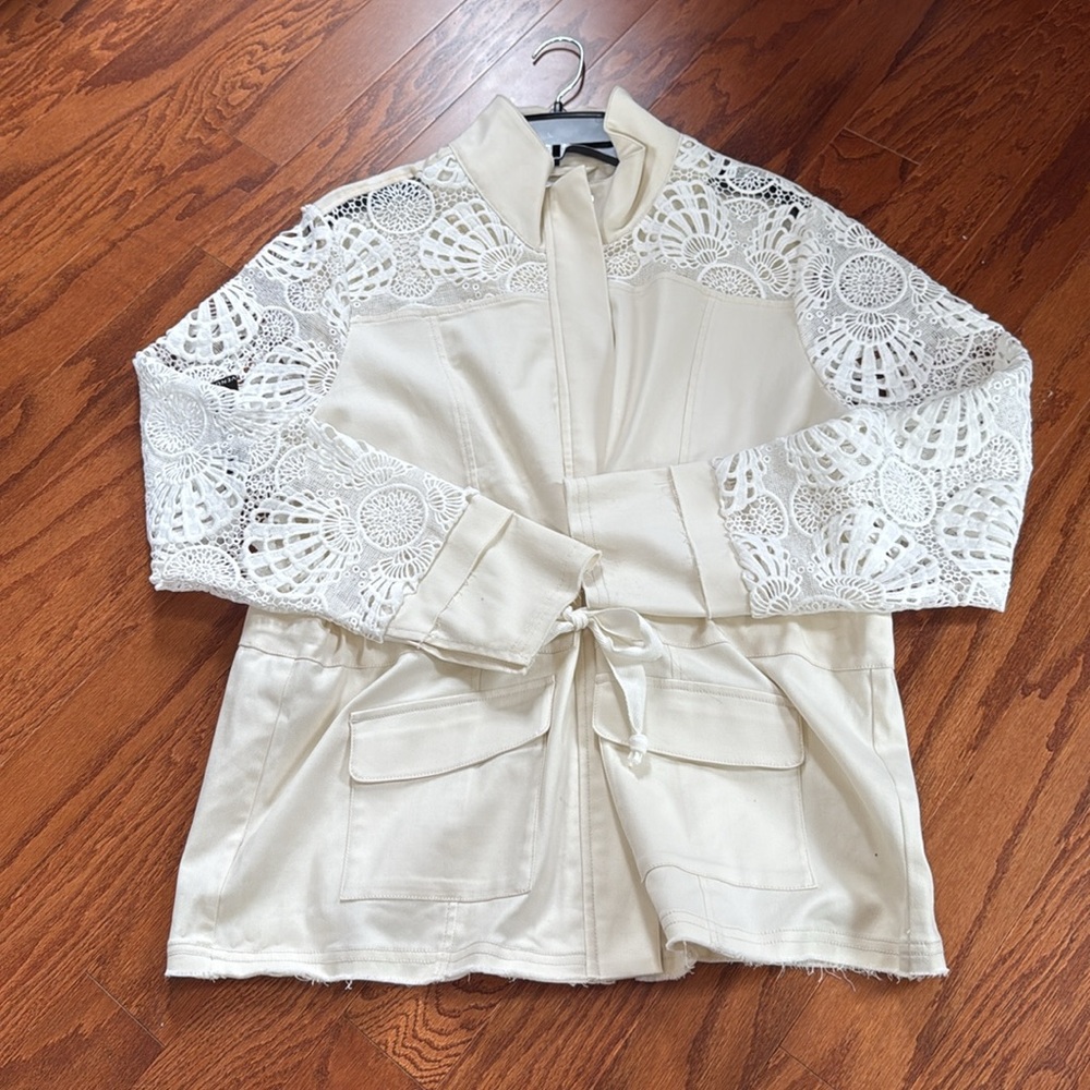 Venus Lace Contrast Utility Jacket - Picture 15 of 15